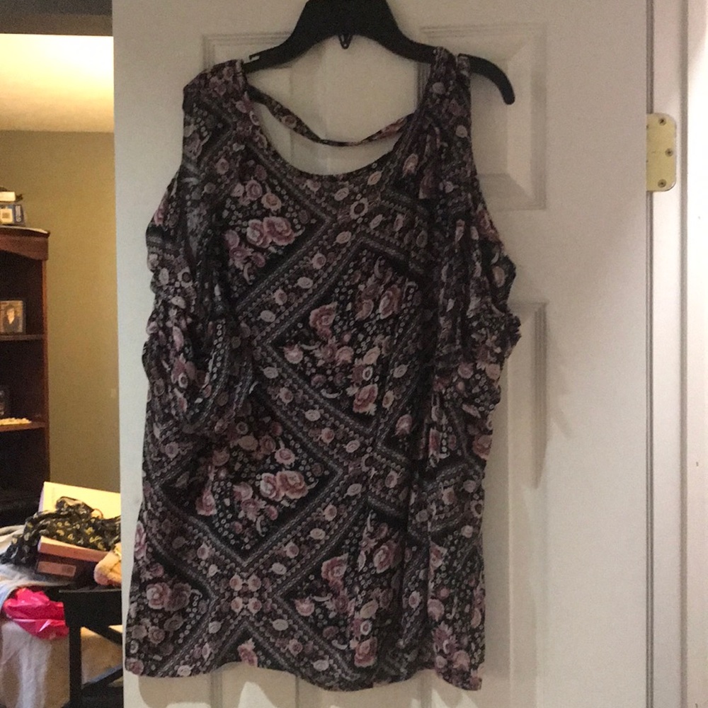 Cold shoulder top